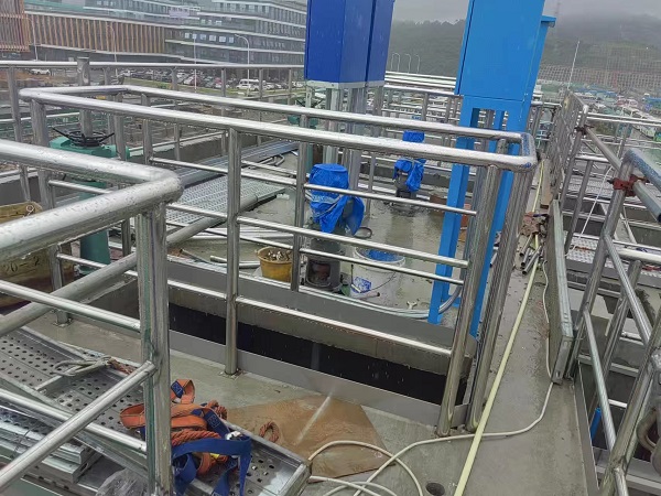 不銹鋼防護欄工程